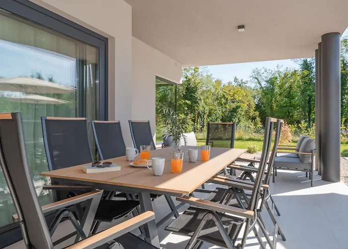 Villa Kalea With Pool, And Jacuzzi VeliGolji