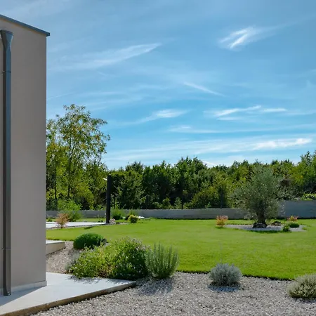 Villa Kalea With Pool, And Jacuzzi *