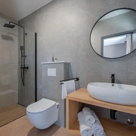 Kalea With Pool, And Jacuzzi *