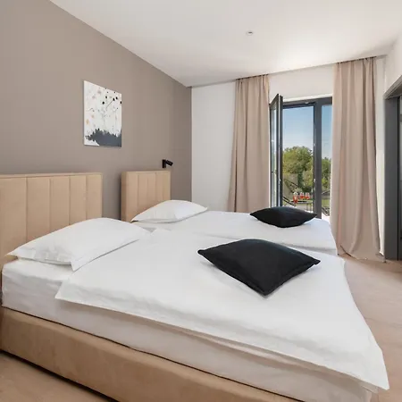 Villa Kalea With Pool, And Jacuzzi Veligolji