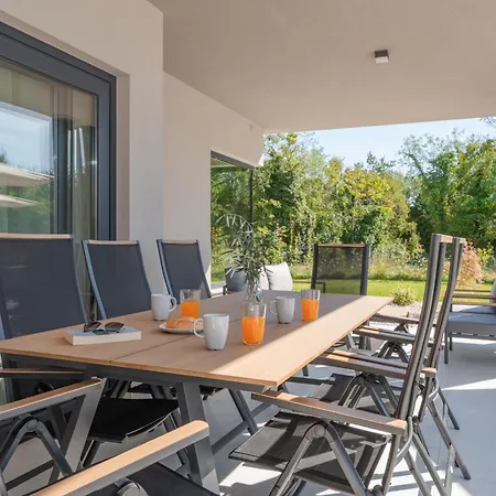 Villa Kalea With Pool, And Jacuzzi Veligolji