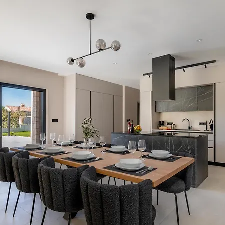 Kalea With Pool, And Jacuzzi *