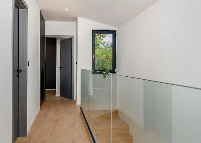 Kalea With Pool, And Jacuzzi Vila *