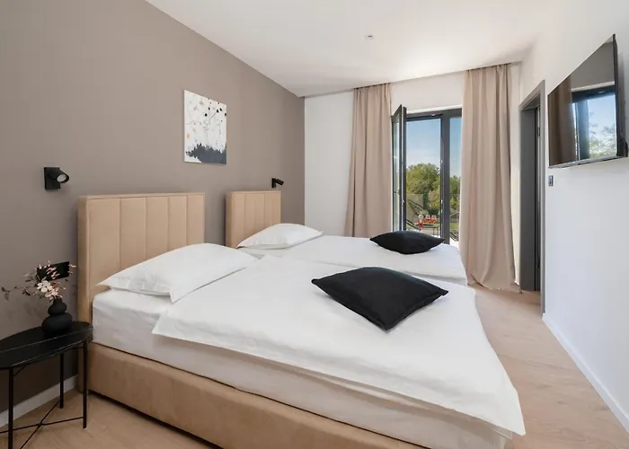 Vila Kalea With Pool, And Jacuzzi Veligolji